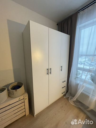 Шкаф трехдверный с ящиками «Лофт»