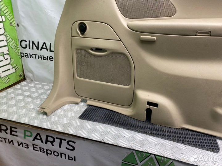 Обшивка двери задняя левая Mazda Mpv LW5W GY-DE