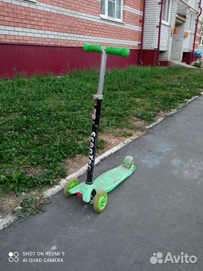 Продаю самокат детский бу