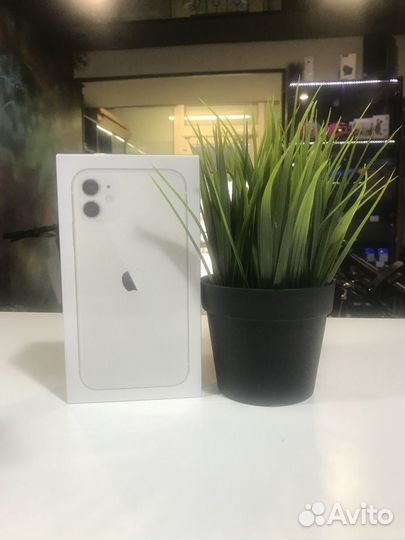 iPhone 11, White, 64GB