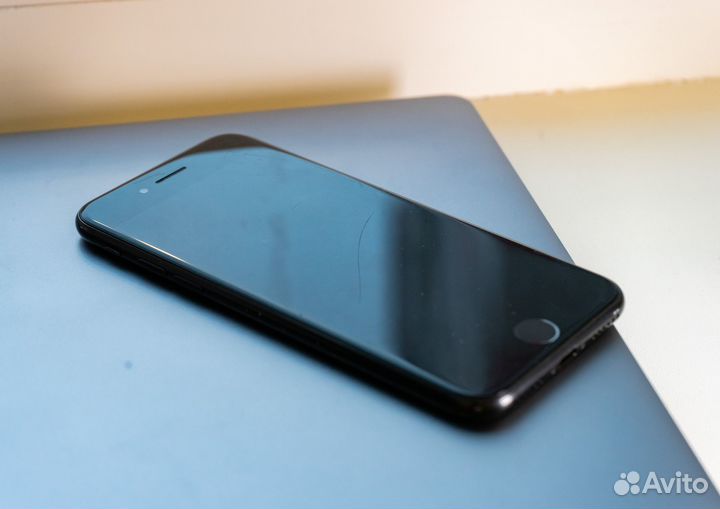 iPhone SE (2020), 64 ГБ