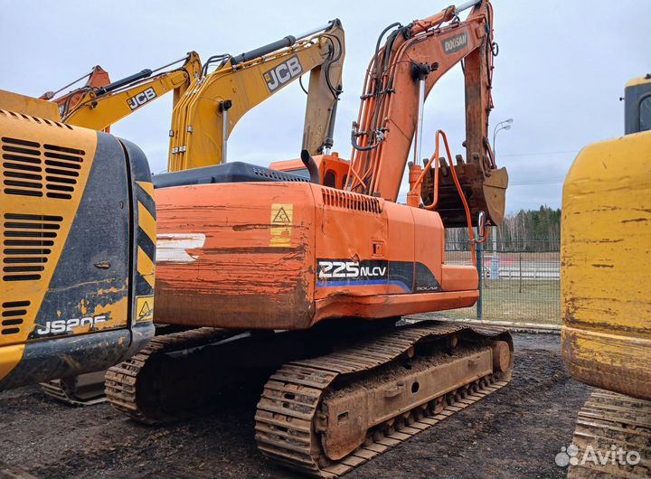 Гусеничный экскаватор DOOSAN SOLAR 225NLC-V, 2014