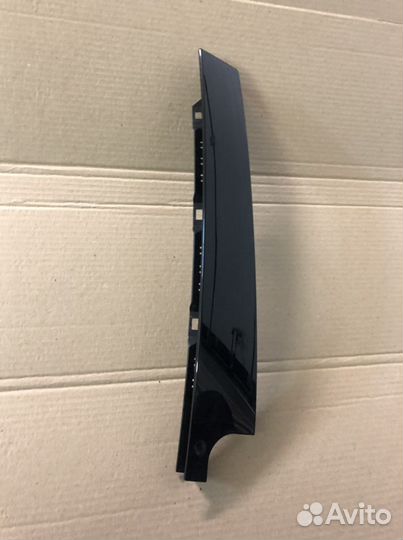 Накладка стойки задней двери VW Golf 7