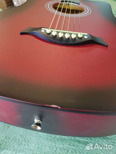 Гитара акустическая красная 020