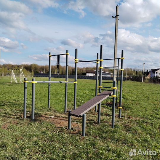 Уличная воркаут площадка