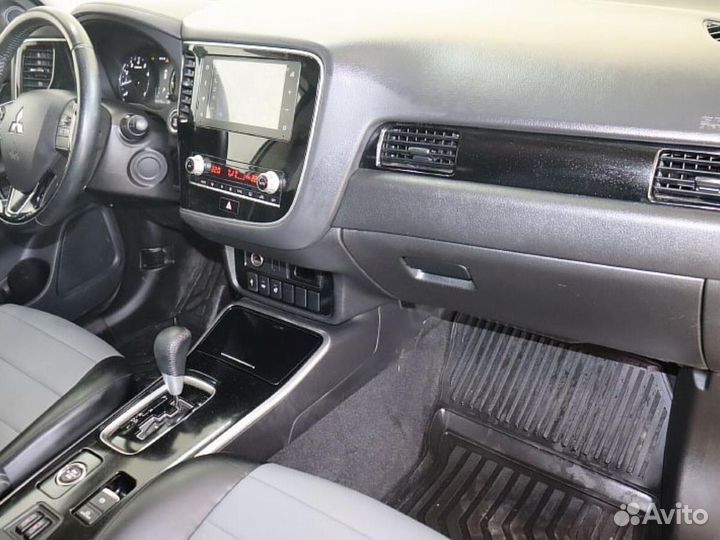 Mitsubishi Outlander 2.0 CVT, 2021, 73 110 км