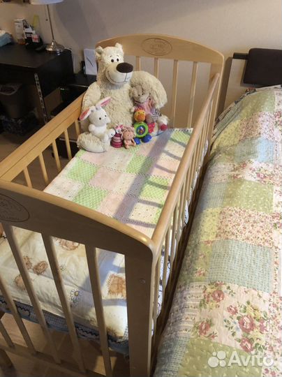 Детская кровать с маятником