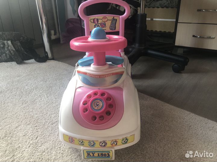 Детская машинка каталка с ручкой