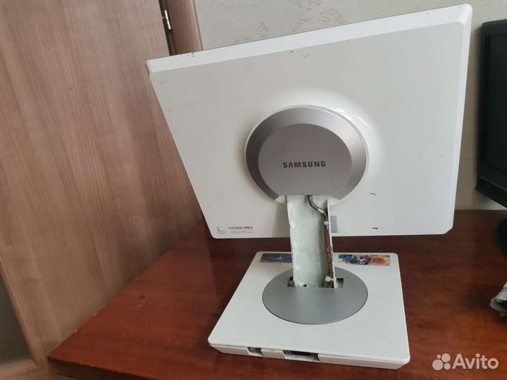 Монитор Samsung