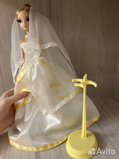 Кукла на подставке