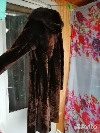 Шуба мутоновая с капюшоном