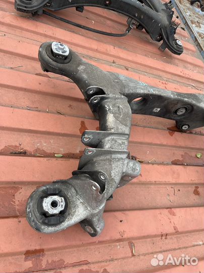 Балка задней подвески Mercedes w221