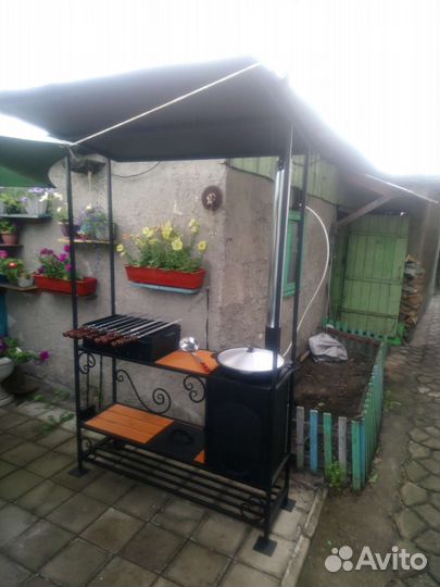 Мангал с печью и крышей