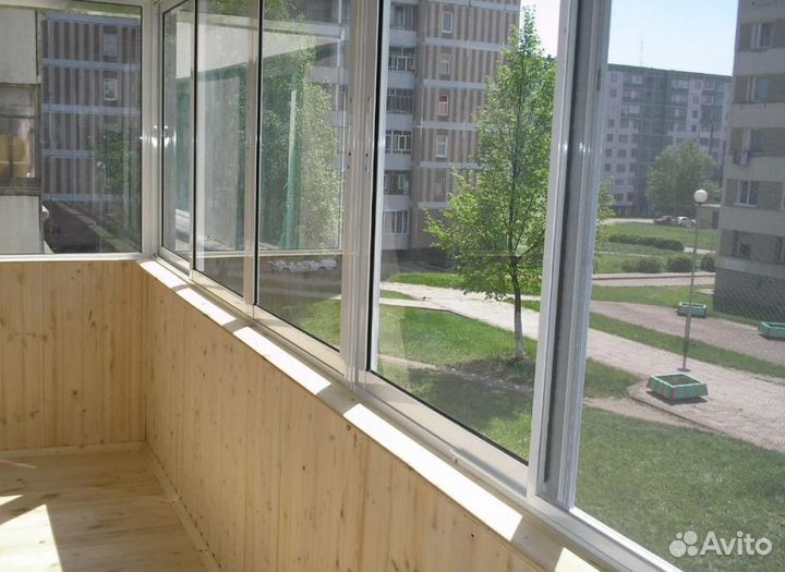 Застекление балкона с обшивкой