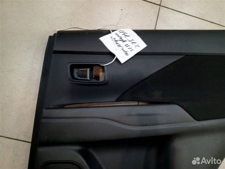 Обшивка двери задней правой Mitsubishi Outlander