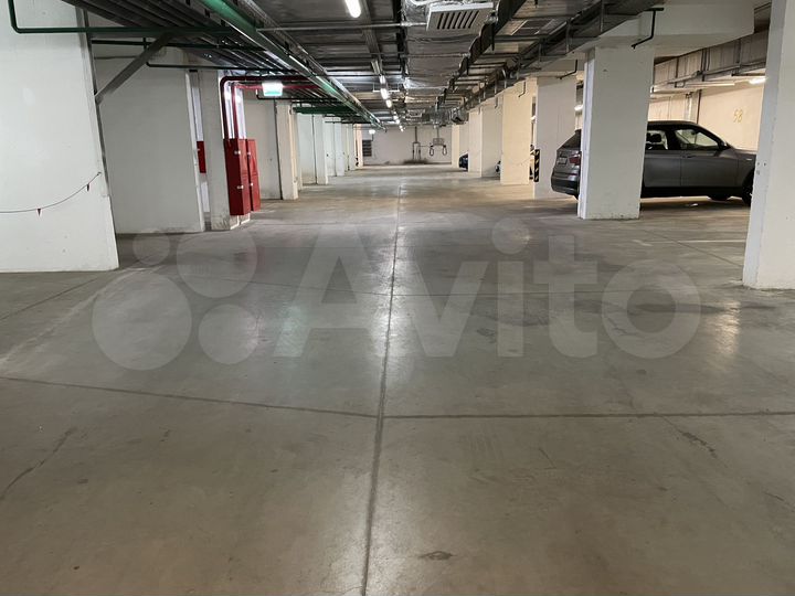 Машиноместо, 14 м²