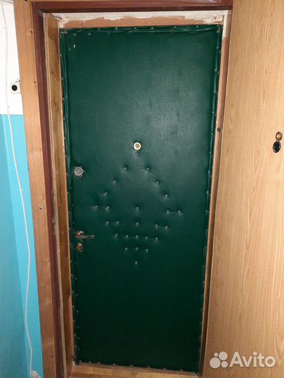 Металлическая дверь бу обшита деревом