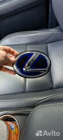 Табличка Lexus