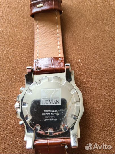Часы Le Vian LV808