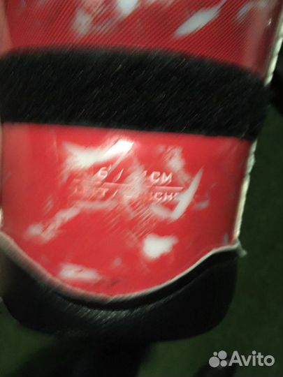 Щитки хоккейные