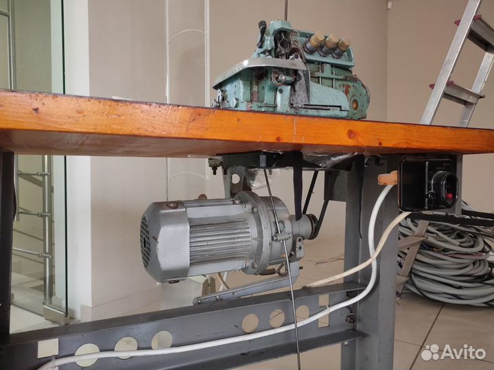 Оверлок трёхниточный