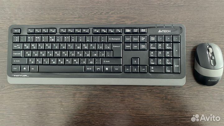 Новая Беспроводная клавиатура и мышь(комплект)