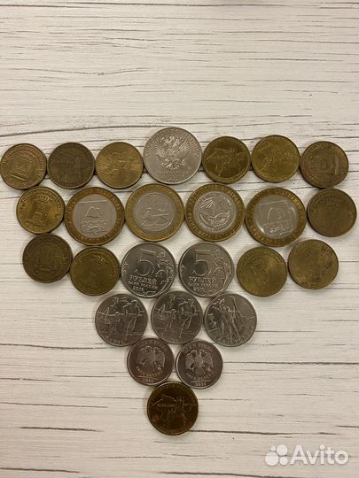 Продаю монеты 1 2 5 10 25 100