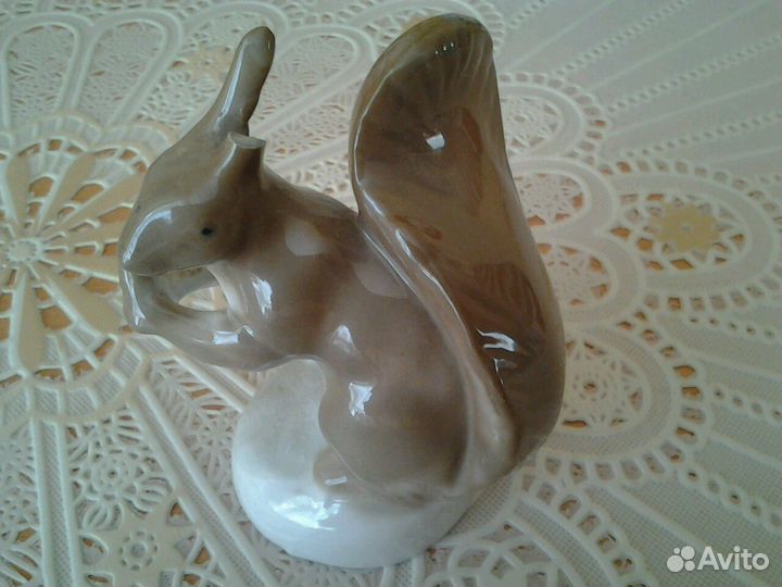 Статуэтки фарфоровые