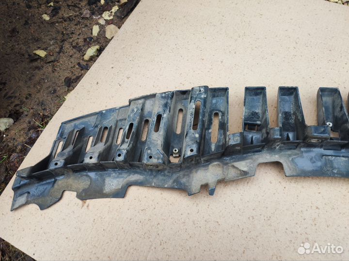 Кронштейн переднего бампера Range Rover 4 c 17г.в