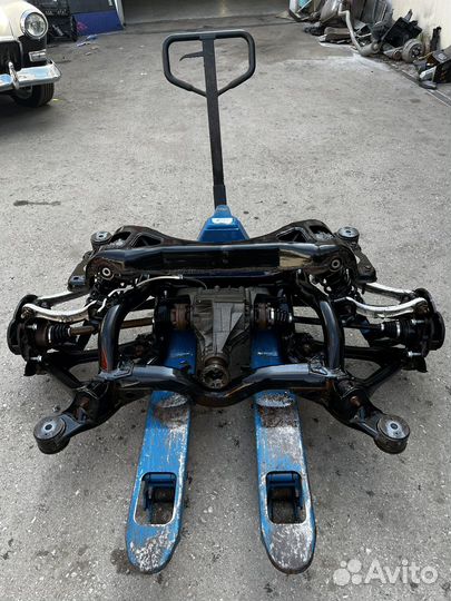 Touareg 1 задний подрамник в сборе