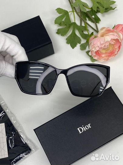 Солнцезащитные очки женские Dior
