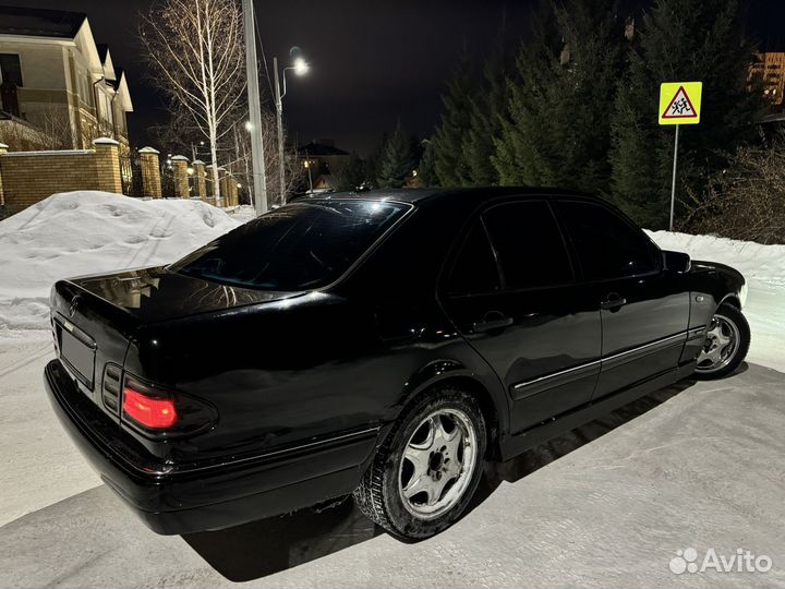 Mercedes-Benz E-класс 2.0 МТ, 1998, 200 000 км