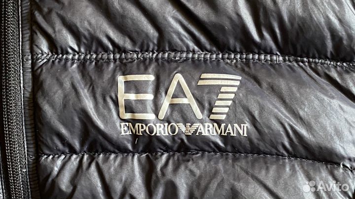 Легкий пуховик Emporio Armani