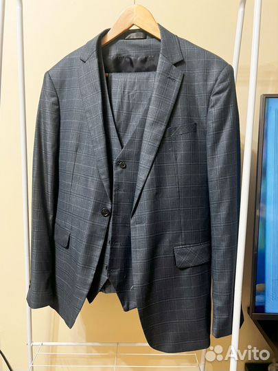 Продам костюм тройка