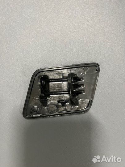 Заглушка форсунки фароомывателя правая Hyundai i40