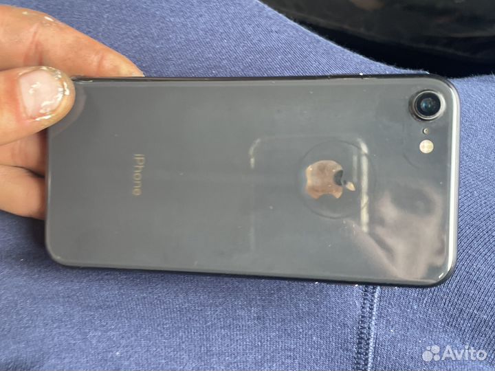 Телефон iPhone 8 64 gb