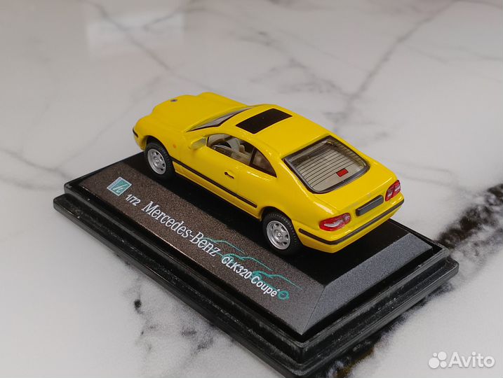 Mercedes Benz CLK 320 Coupe, желтый