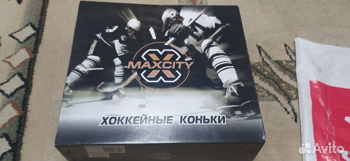 Коньки хоккейные