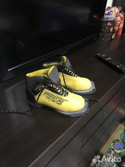 Лыжные ботинки