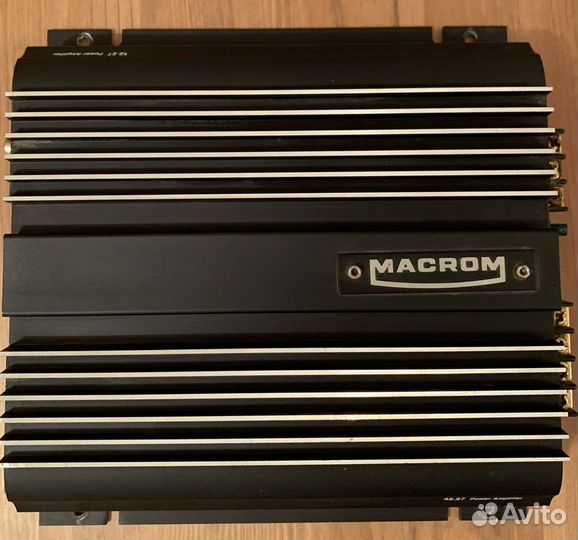 Автомобильный усилитель звука Macrom