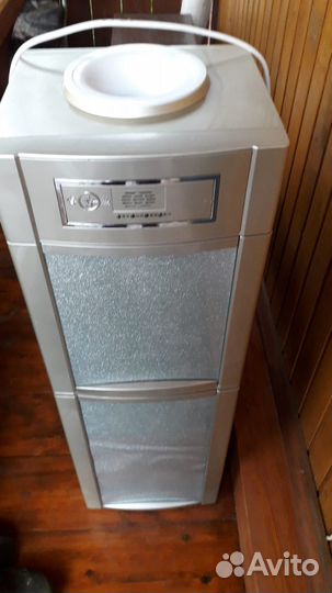 Кулер для воды с холодильником