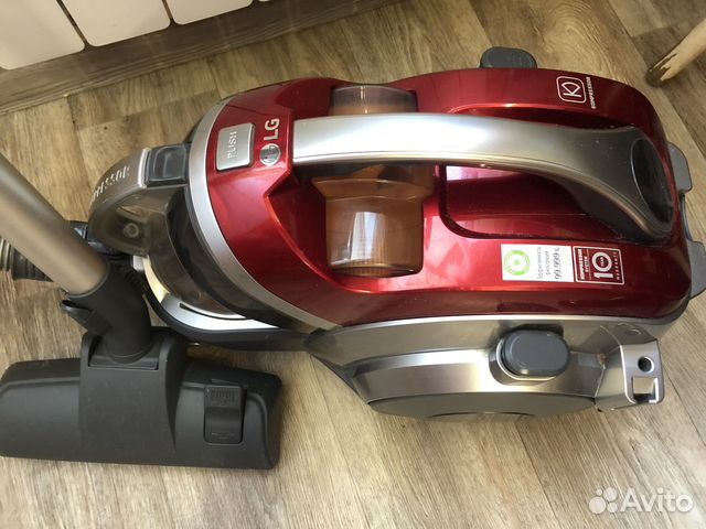 Пылесос с контейнером для пыли LG Kompressor