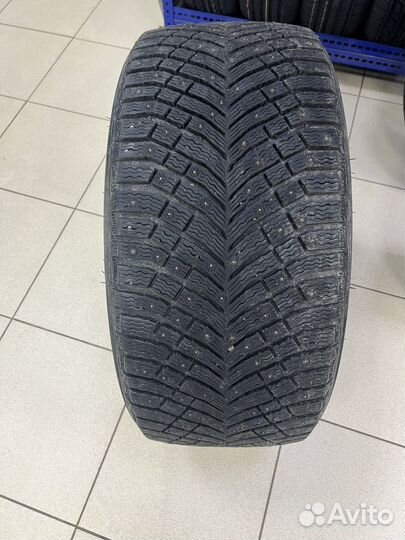 Michelin X-Ice North 4 SUV 275/45 R21 и 315/40 R21 111