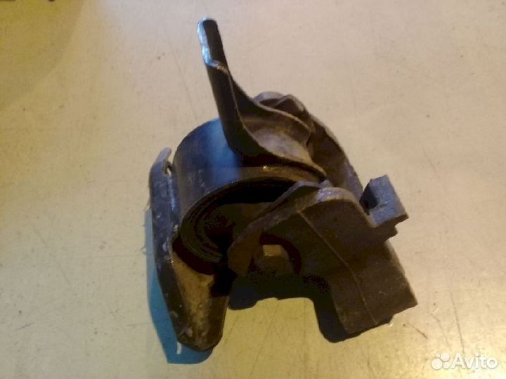 Опора двигателя (подушка двс) правая MN100098 Mits