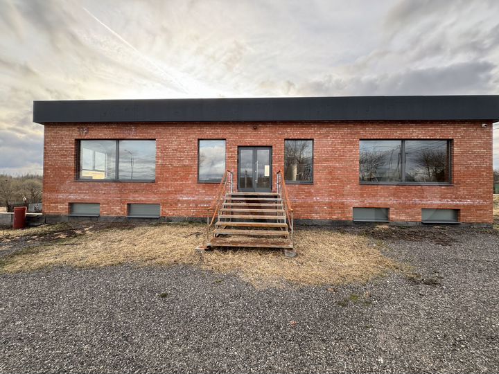 Здание, 325 м²