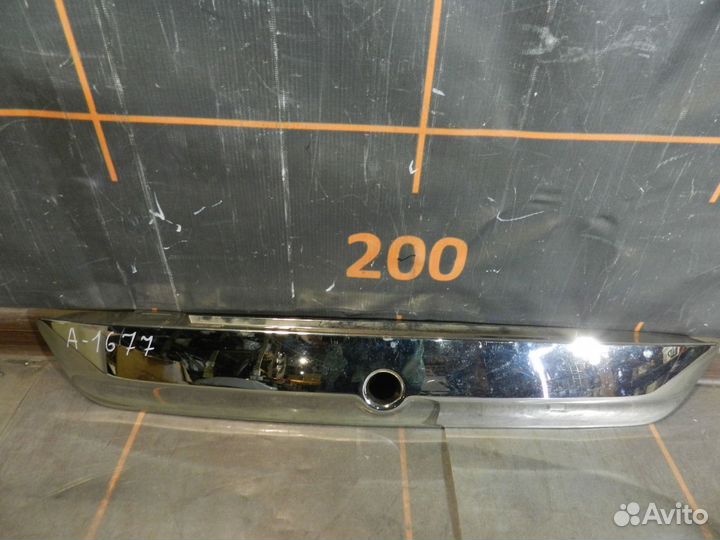 Накладка двери багажника - Nissan Terrano D10