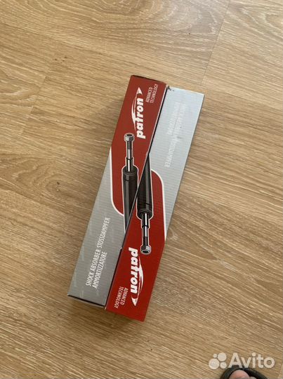 Продам задние амортизаторы новые на Опель