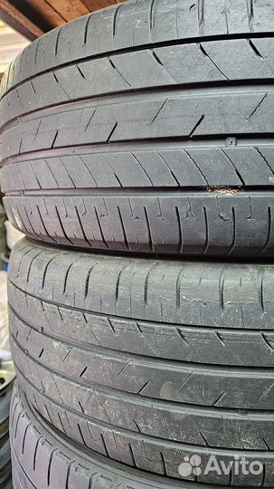 Kumho Ecsta HS52 225/55 R17