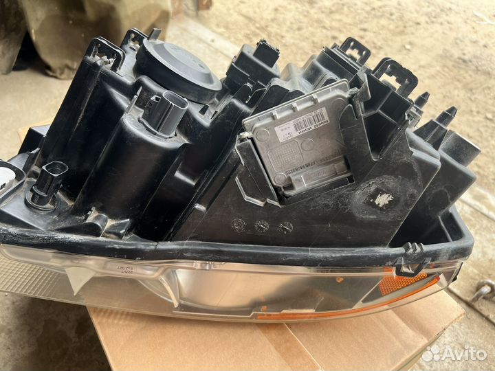 Фара правая volvo XC90 ксенон