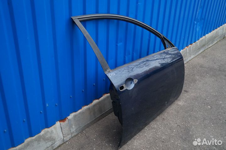 Nissan 80100-BA030 Дверь передняя правая